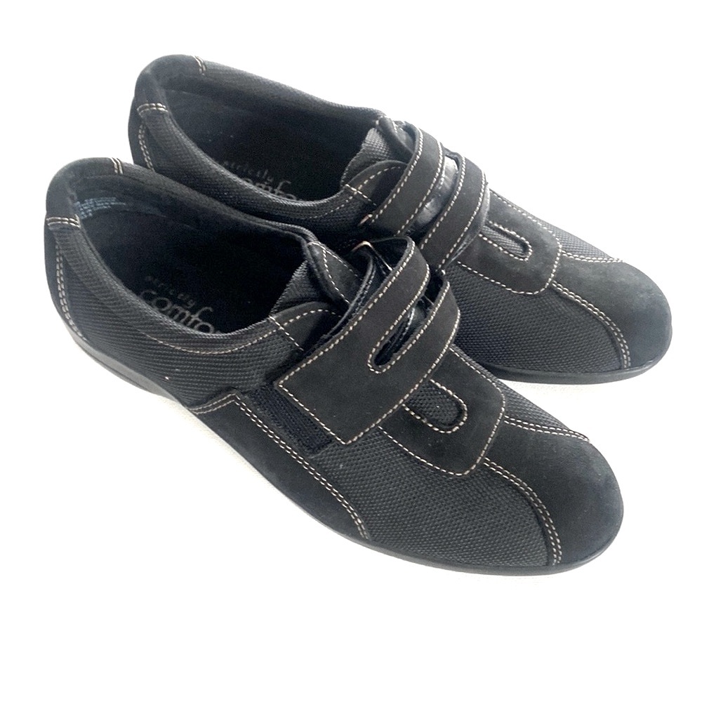 NEW Strictly Comfort Black flat sneaker shoes, Size 7‎ 1/2